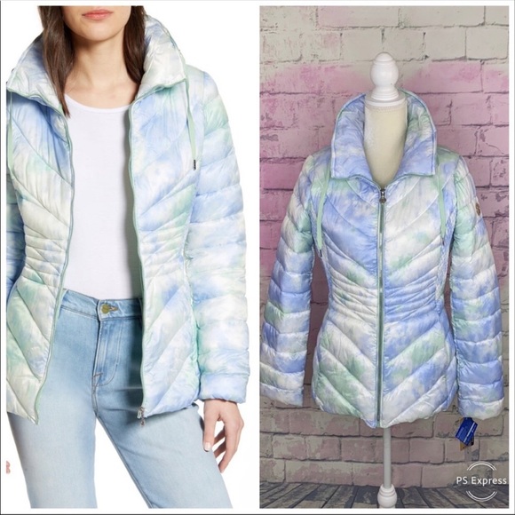 Bernardo Jackets & Blazers - Bernardo packable hooded EcoPlume TM Jacket